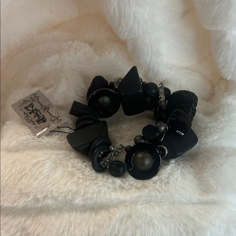 Treska Chunky 7.5” Bracelet Stretchy NWT